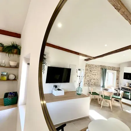Old - 1 Bedroom - 4 People Antibes