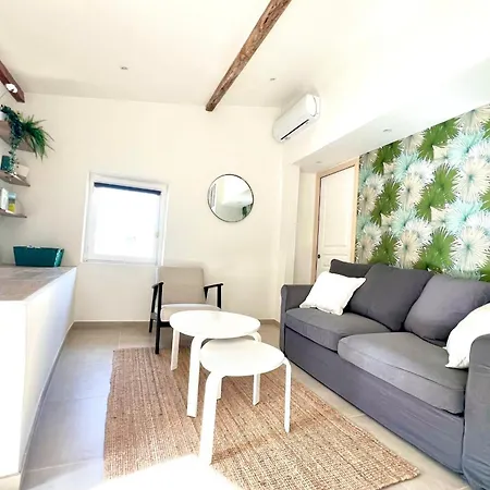 Apartment Old - 1 Bedroom - 4 People